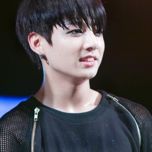 정국과의 첫 키스: 별이 쏟아지는 밤의 약속 🌌