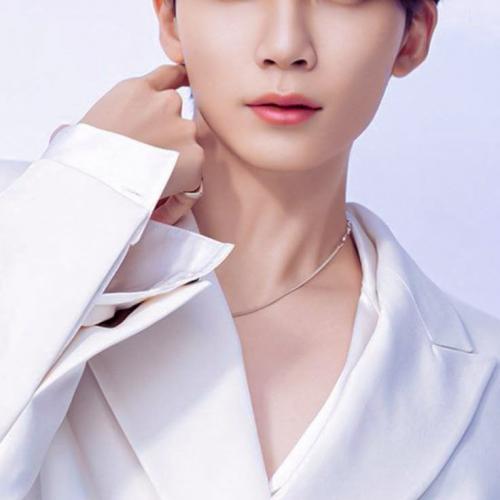 정한과의 로맨스: 달빛 아래의 비밀스러운 만남 🌙